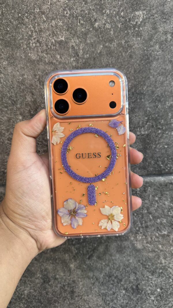 GUESS A FLEUR
 17 PRO MAX