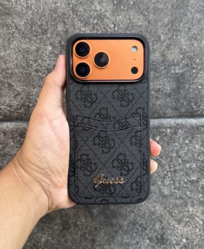 Antichoc avec porte carte guess 17 pro max