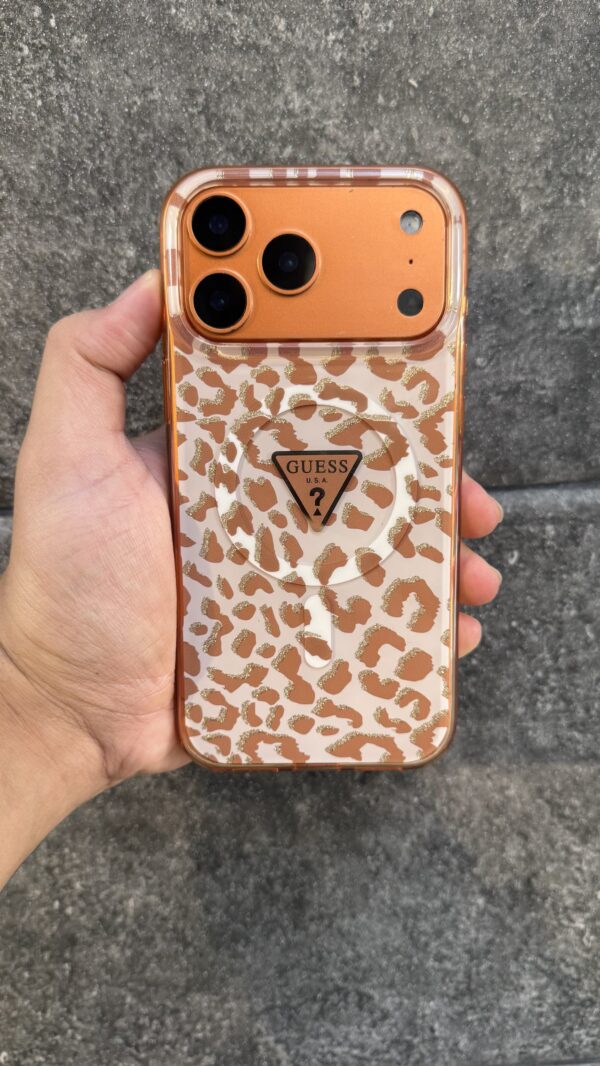 Guess leopard magsafe 17 pro max